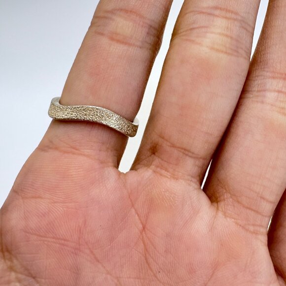 VTG Solid Sterling Silver 925 Textured Freeform Abstract Band Ring Size 8.25 - Picture 7 of 10
